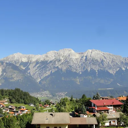 Glungezer לינה וארוחת בוקר 3*