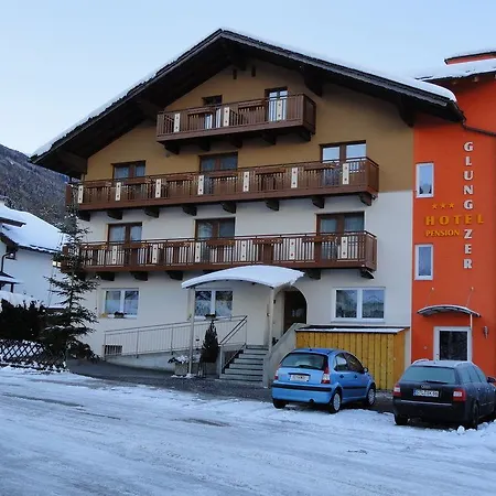 Glungezer فندق مبيت وإفطار 3*