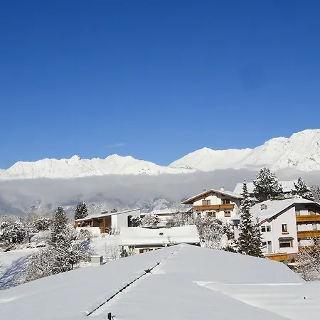 Glungezer לינה וארוחת בוקר