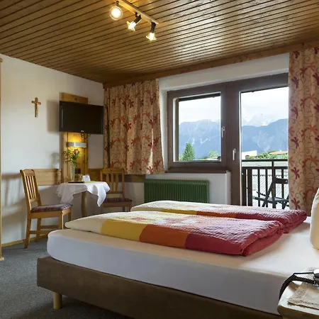 Glungezer לינה וארוחת בוקר טולפס