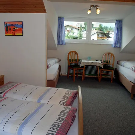 לינה וארוחת בוקר Glungezer