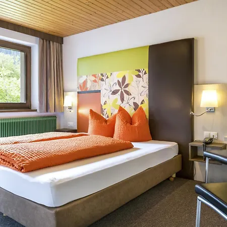 Bed & Breakfast Glungezer 3*