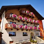 Glungezer Bed & Breakfast 3*